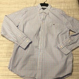 Vineyard vines button down shirt